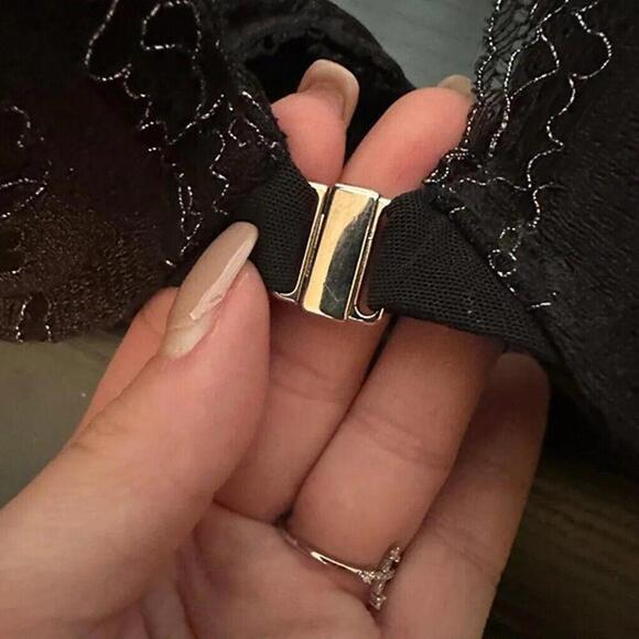 Victoria secret black size 32B padded plunge bra new - Picture 4 of 4